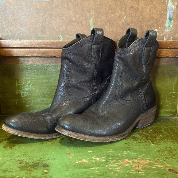 Frye Leather Ankle Western Booties- Size 7 - Picture 2 of 16